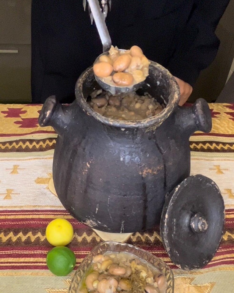 فوالة متعتقة بالعسل الاسود