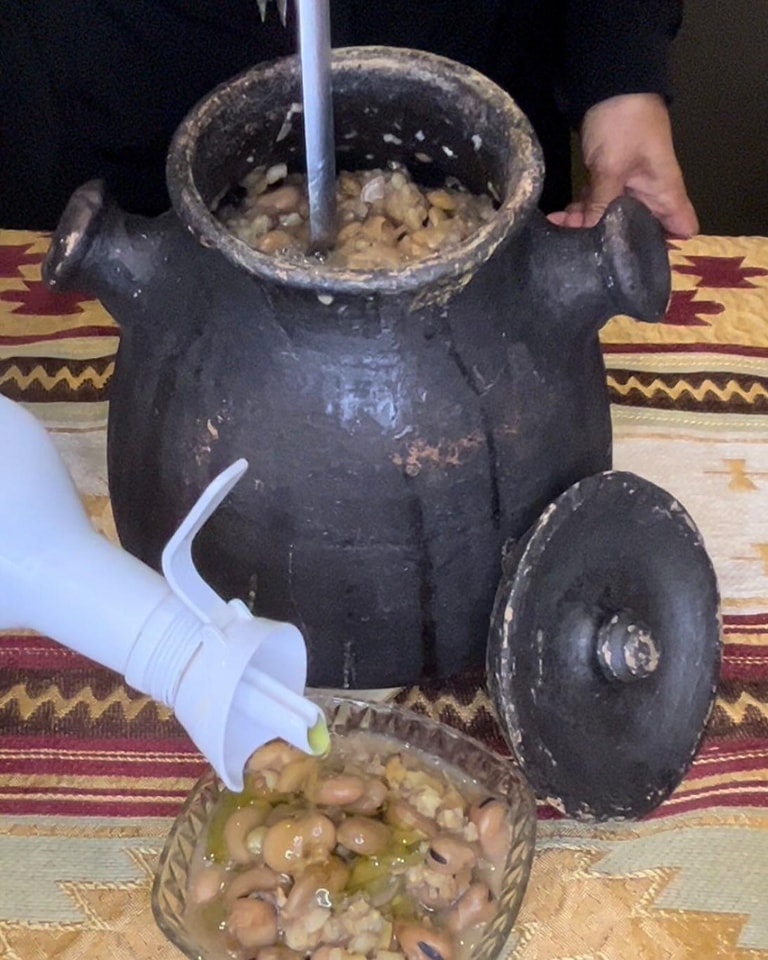 فوالة متعتقة بالعسل الاسود