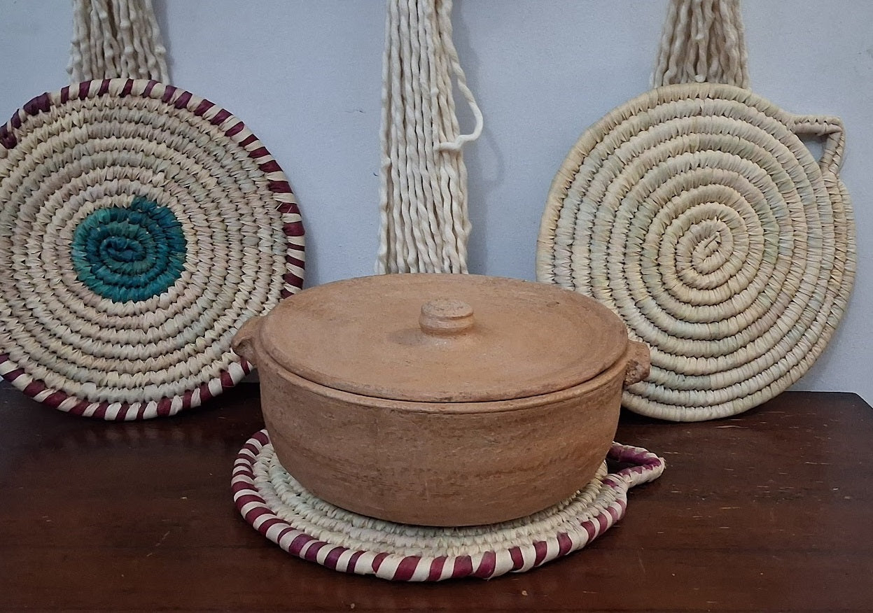 Clay pot 