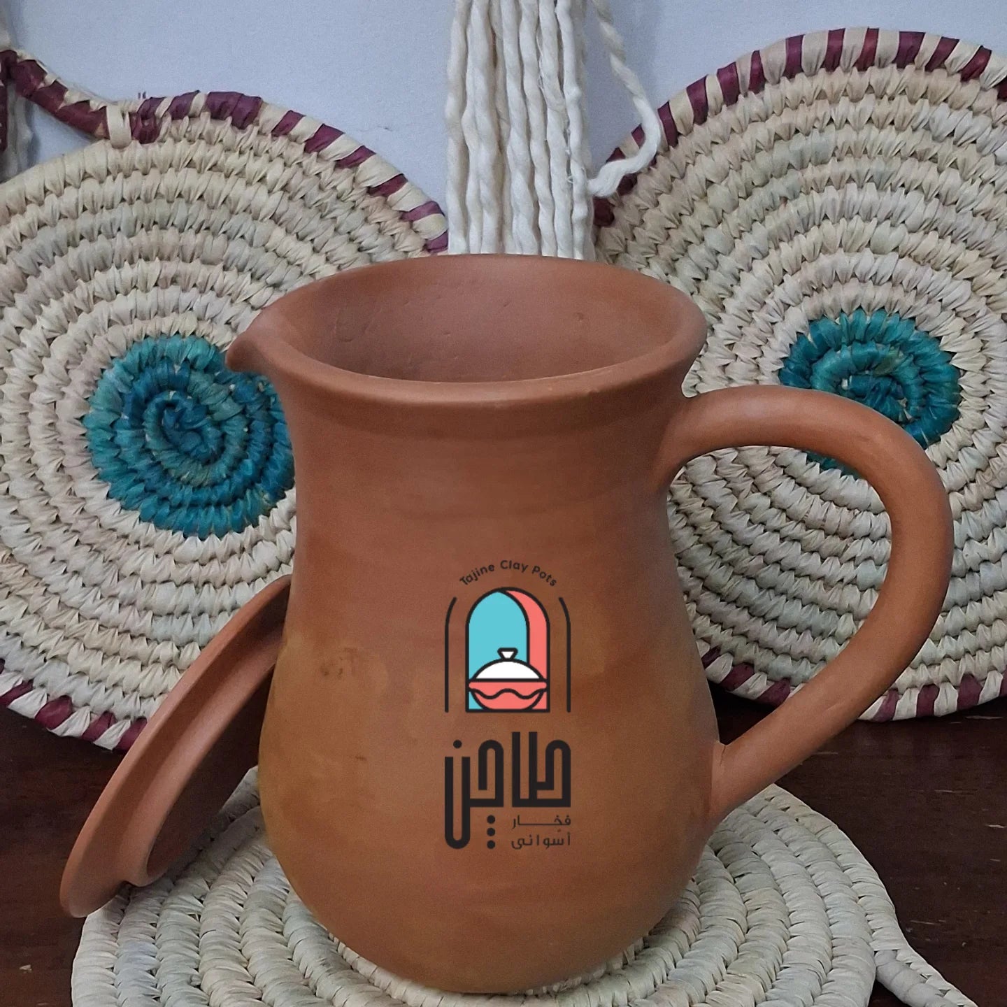 دورق فخار من الطمي الاسواني